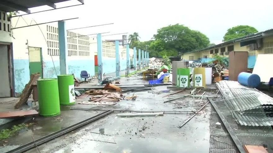 Suspenden clases en escuela República de Italia