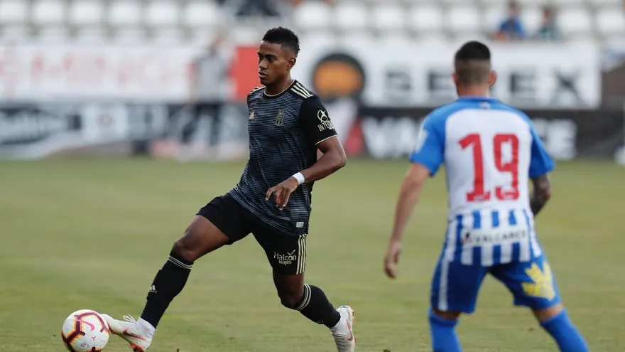 Panameño Édgar Yoel Bárcenas vio minutos con el Real Oviedo | Agencias