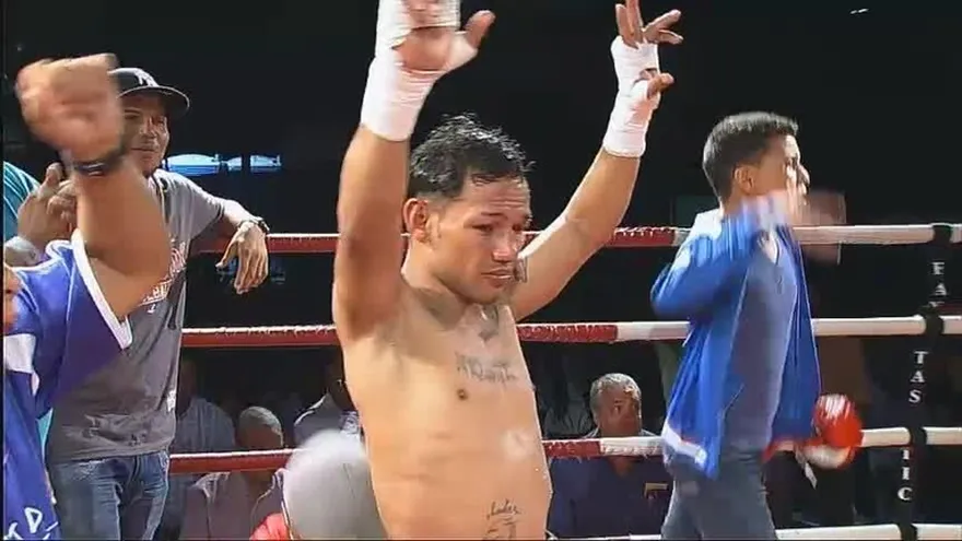 NICA GANA POR DECISION T