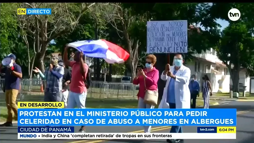 Realizan manifestación en el Ministerio Público por escándalo de los albergues