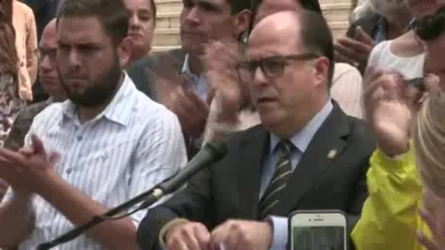 El Parlamento de Venezuela acusa a Maduro de dar un "golpe de Estado"