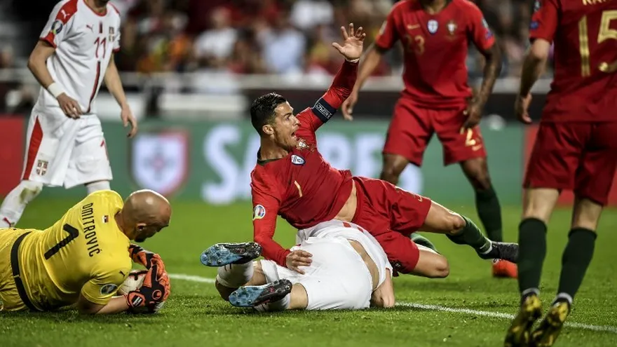 Cristiano Ronaldo se lesiona y es sustituido