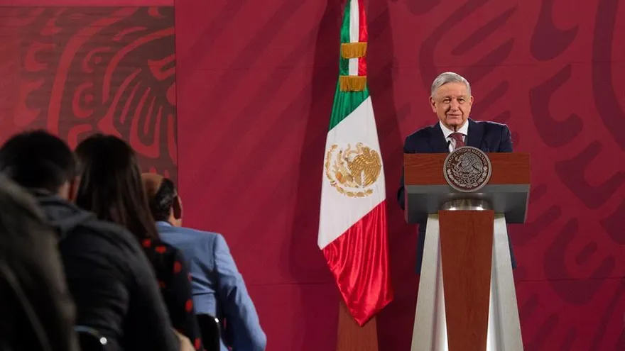 López Obrador dice a quienes piden su renuncia que 'no coman ansias'