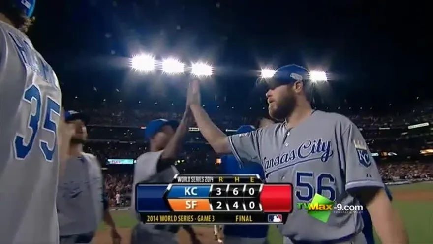 Reales 3-2 Gigantes, Kansas City lidera Serie Mundial