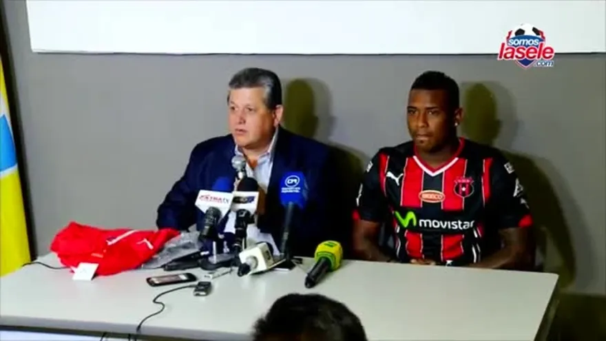 La presentación de Harold Cummings a la Liga Deportiva Alajuelense