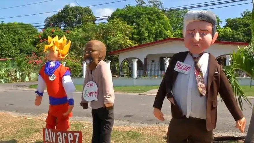 Quema de muñecos, una tradición que sigue viva en fin de año