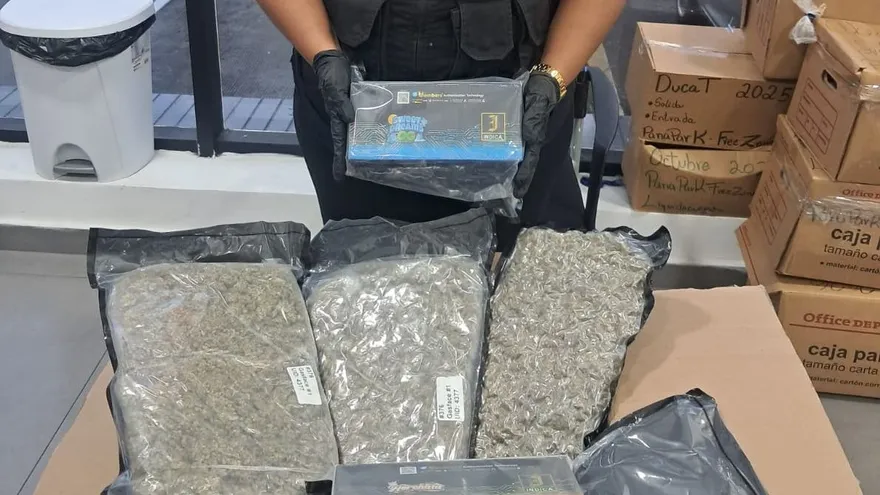 Decomisan vaporizadores y presunta sustancia ilícita
