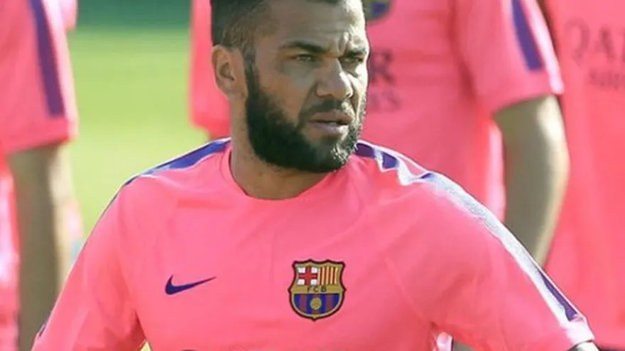 Dani Alves: "Luis Suárez es un bicho"