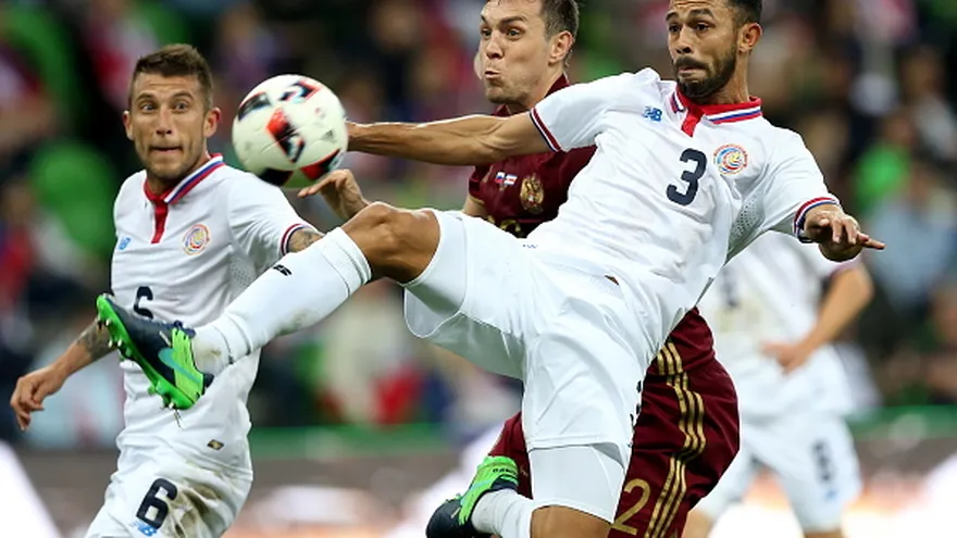 El defensa Francisco Calvo,  es uno de los internacionales llamado  por Costa Rica, para Copa Centroamericana.