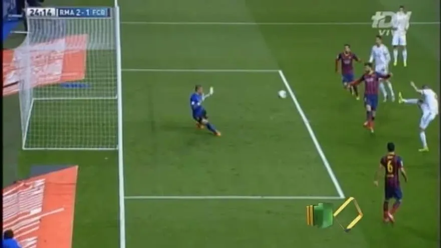 Benzema pone la ventaja para el Real Madrid 2-1 Barcelona