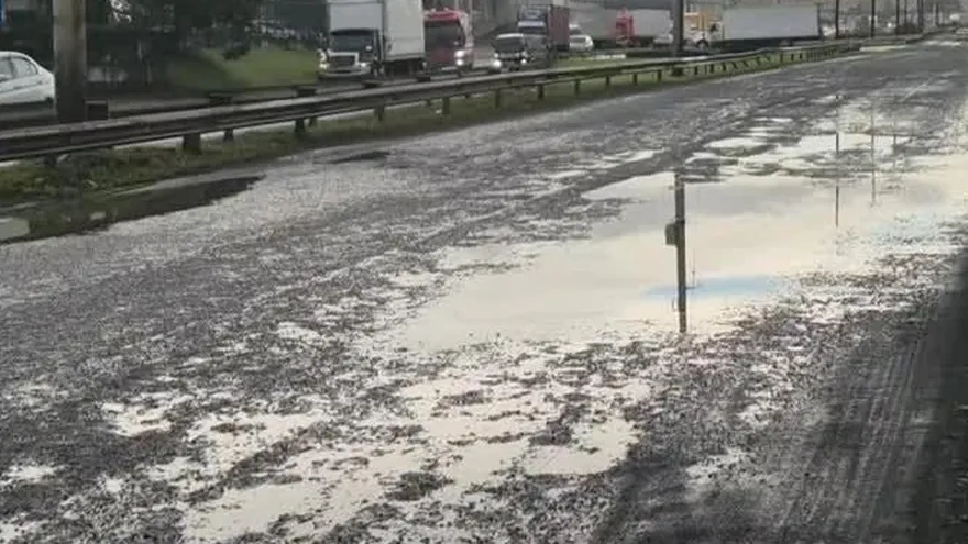 Mal estado de la vía Randolph en Colón