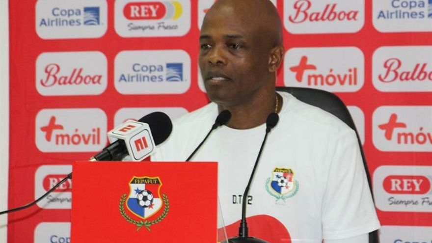 Julio Dely Valdés, técnico interino de Panamá.