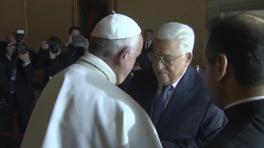 Papa recibe a Abbas, que abre embajada palestina en El Vaticano