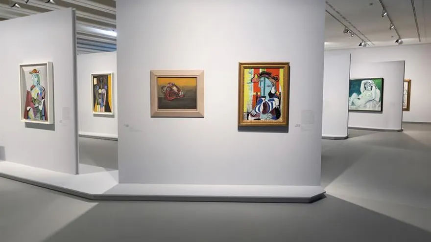 Fotografía facilitada por el Museo Fabre de Montpellier, de algunas de las piezas de la exposición que inaugura hoy hasta el 23 de septiembre titulada "Donner à voir", una recopilación de más de cien obras firmadas por Picasso que hacen hincapié en los descubrimientos e innovaciones que aportaron algo nuevo en los 77 años de creación del artista.