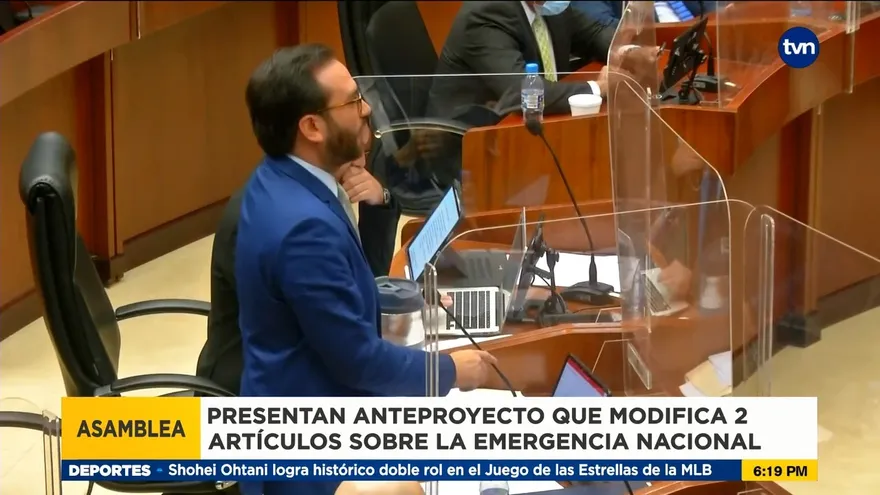 Presentan anteproyecto para modificar dos artículos de la Constitución
