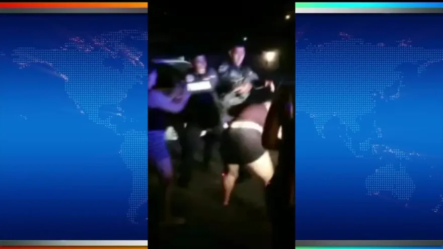 Residentes en Santa Librada denuncian supuesto abuso policial