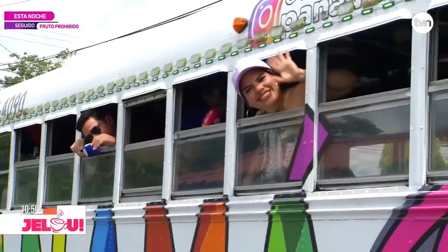 Chiva Regalona de Jelou