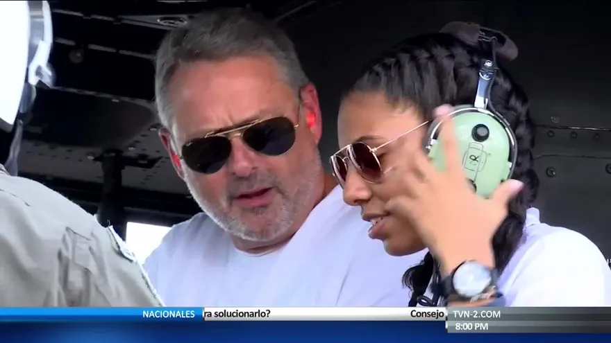 Joven cumple su sueño de sobrevolar la ciudad de Panamá