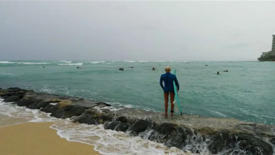 El huracán Ana pasa peligrosamente frente Hawái