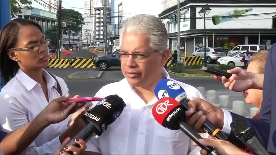 Alcalde Blandón defiende proyecto de aceras en la capital