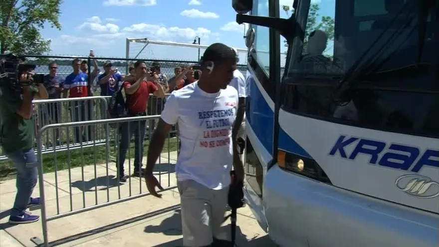 Así llegó la Selección todos con un mensaje en el t-shirt