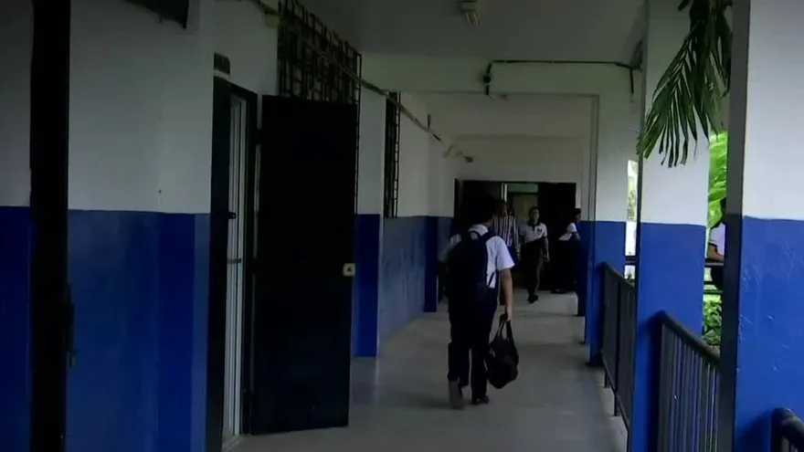 Estudiantes en un centro educativo