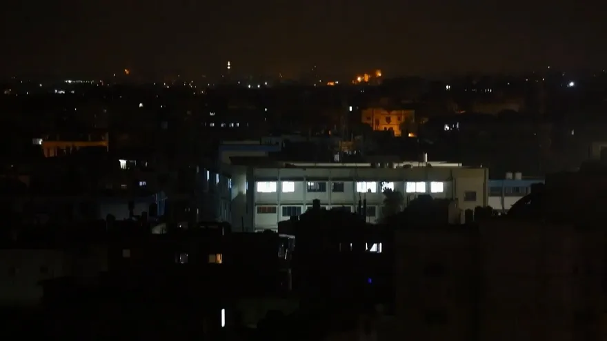 Israel ataca y sanciona a Gaza en respuesta a globos incendiarios