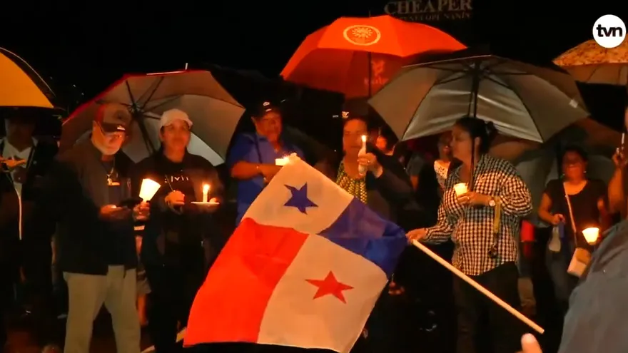 Manifestantes hacen vigilia en La Arena de Chitré