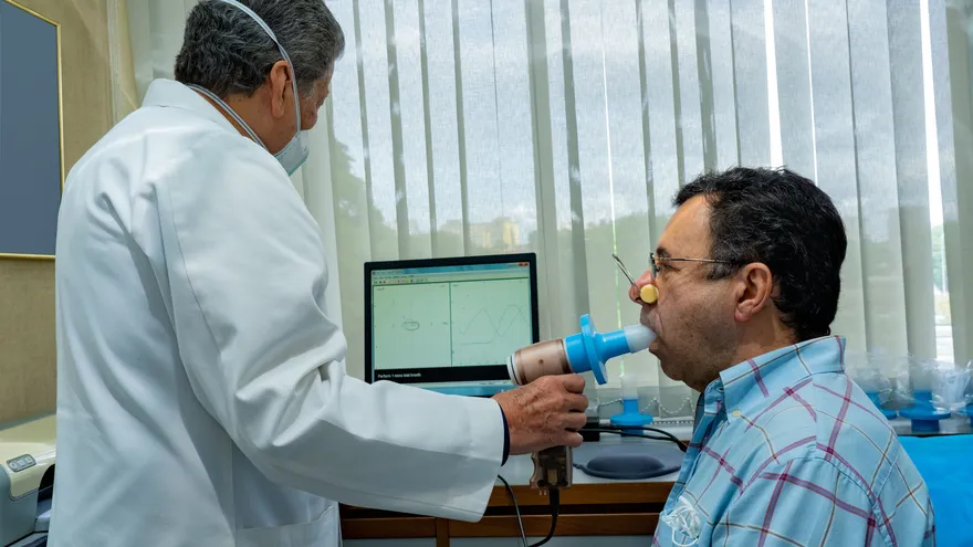 Se estima que entre el 80 % y el 90 % de los pacientes desconocen que padecen la enfermedad