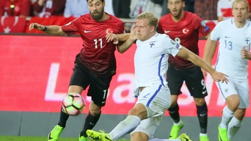 Turquía gana a Finlandia y mantiene vivas sus esperanzas de clasificación.