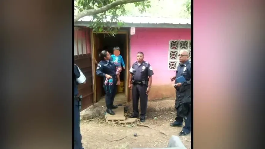 Niño es devuelto a sus padres