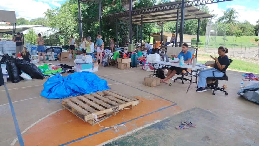 Personal de salud atiende a personas en albergues y zonas afectadas por el sismo