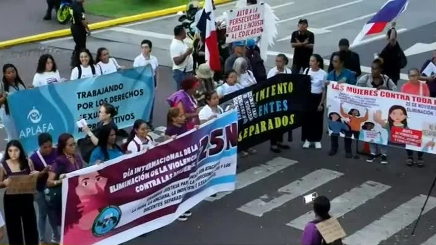 Realizan marcha contra la violencia hacia las mujeres