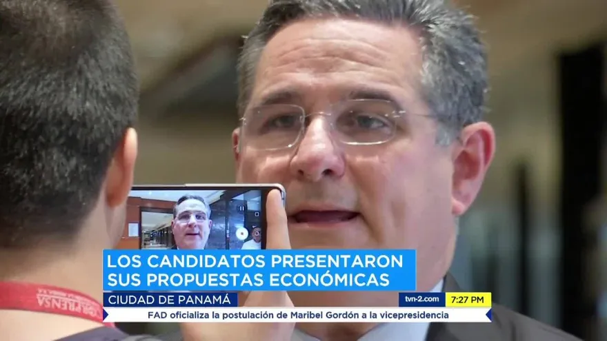 Los siete candidatos participan en el Foro Visión 2019