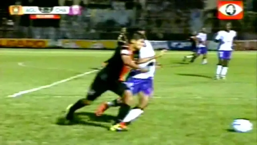 Nicolás Muñoz anotó doblete en El Salvador