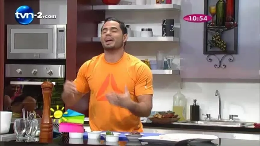 Filete de pescado con salsa de ajo y aceitunas