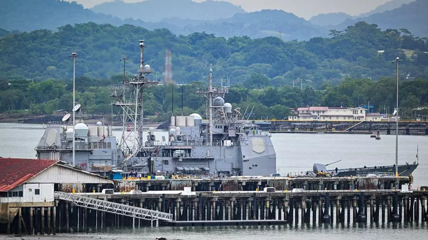 Presencia militar estadounidense en Panamá: el lanzamisiles USS Lake Erie anclado en Rodman