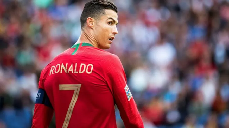 Vaya misil de Cristiano! - ️Así ha sido su gol para adelantar a Portugal