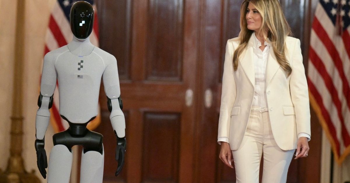 Primer robot: Melania Trump lleva un androide a evento en la Casa Blanca