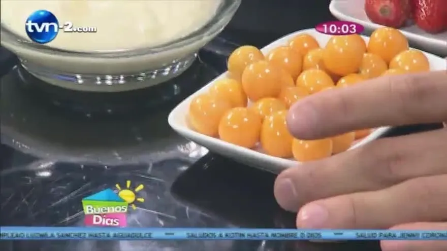 Frutas silvestres con galleta de mantequilla