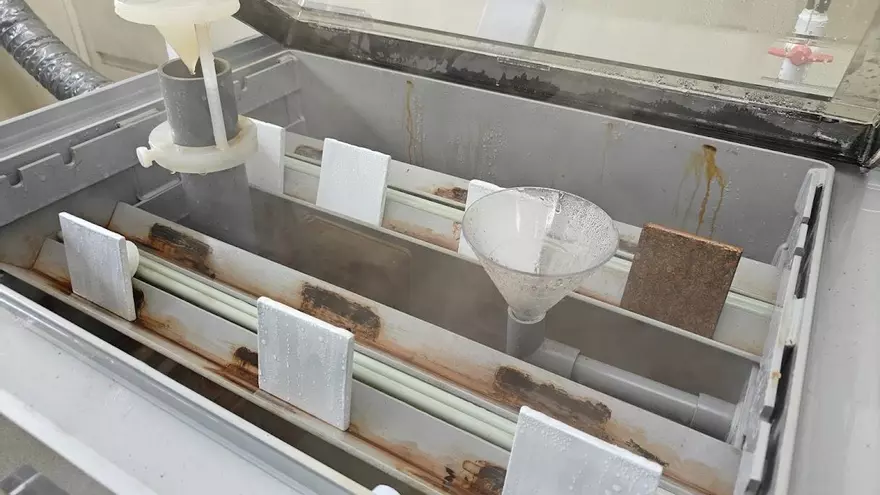 Experimentos de corrosion acelerada para el levantamiento del diccionario de datos espectrales de acero estrucutral