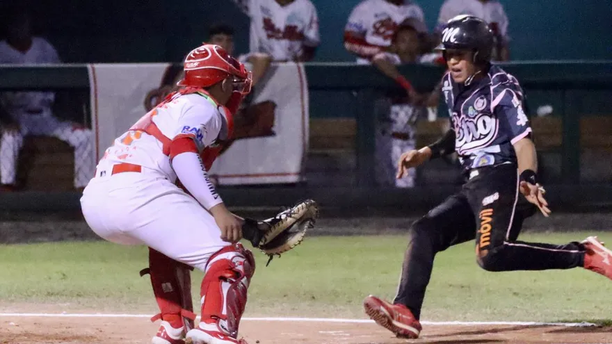 Acción entre los equipos juveniles de Panamá Metro y Coclé