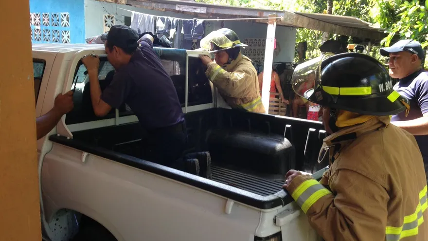 Bebé queda atrapado dentro de un vehículo en Chiriquí. Fotografía @BCBRP