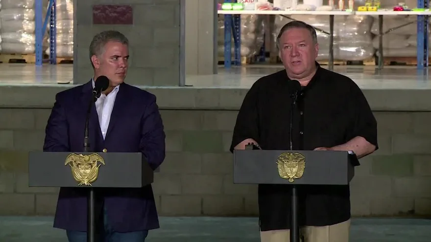 Pompeo pide a Maduro reabrir la frontera con Colombia