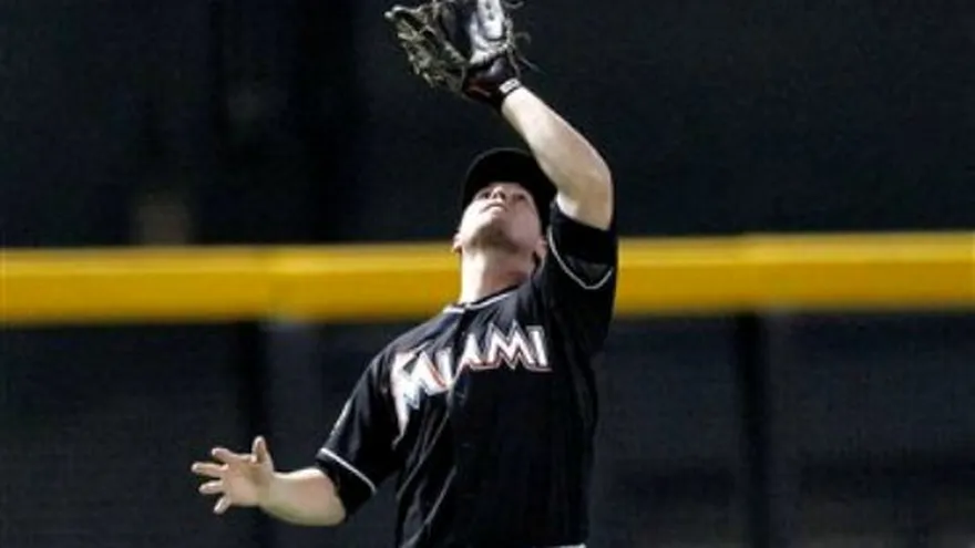MLB: Marlins 12, Diamondbacks 3; juego productivo para Lee