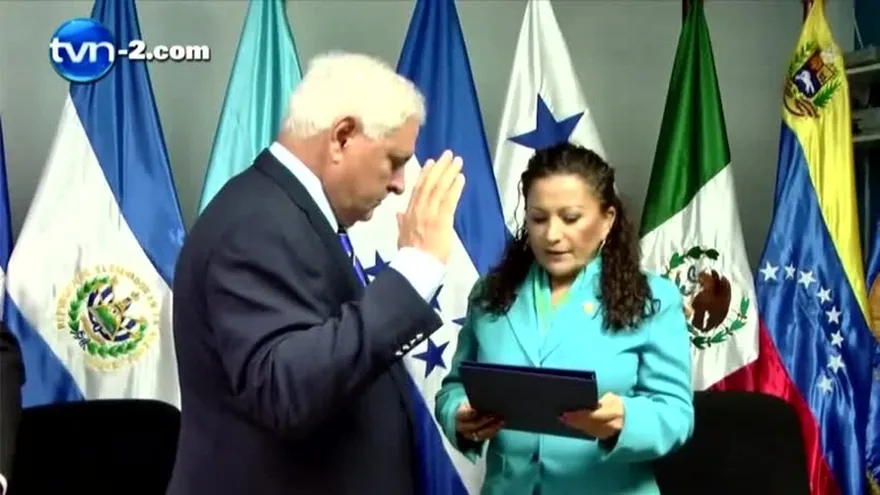 Diputados panameños del Parlacen piden revisar juramentación de Martinelli