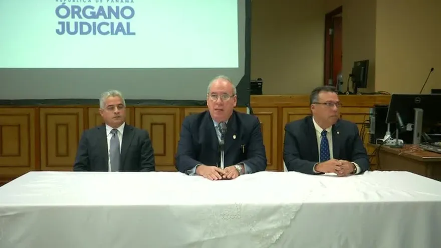 Ayú Prado es reelegido como presidente de la CSJ