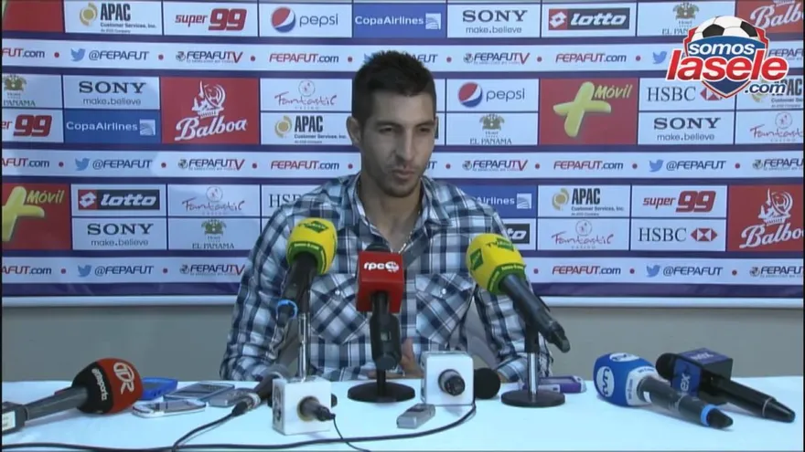 Jaime Penedo en su primera rueda de prensa luego de llegar a Panamá