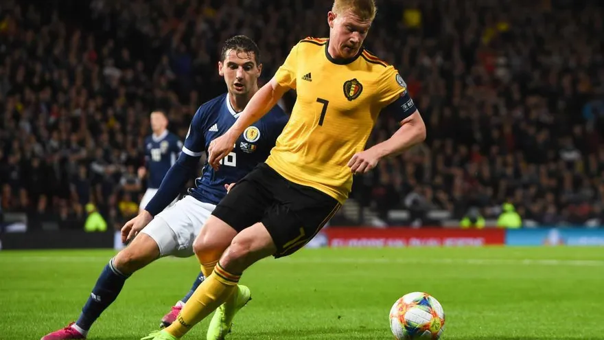 Bélgica golea 4-0 a Escocia con exhibición de De Bruyne