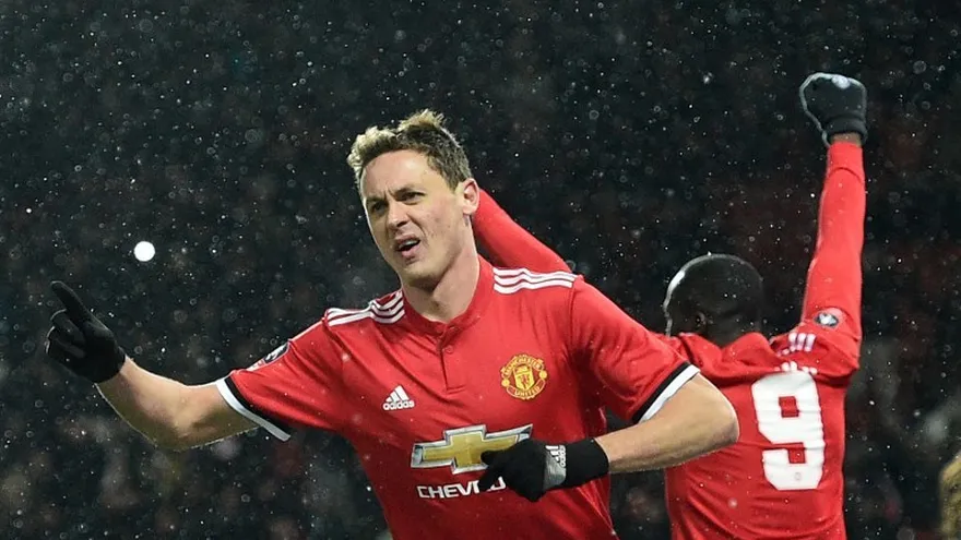 Mánchester United y Tottenham se clasifican a semifinales de Copa